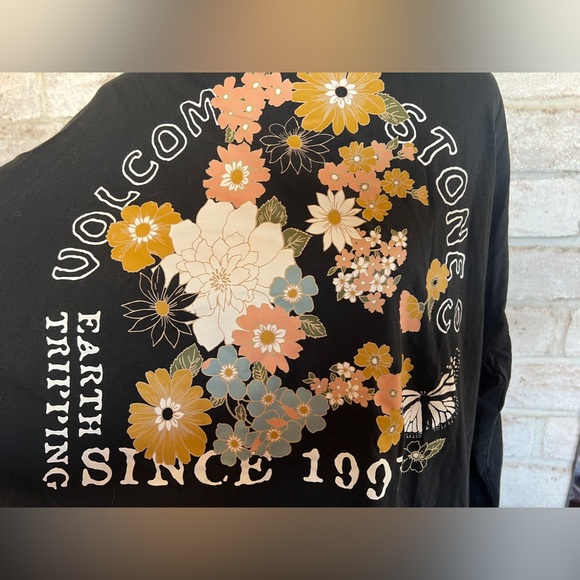 VOLCOM TOP - Picture 3 of 6